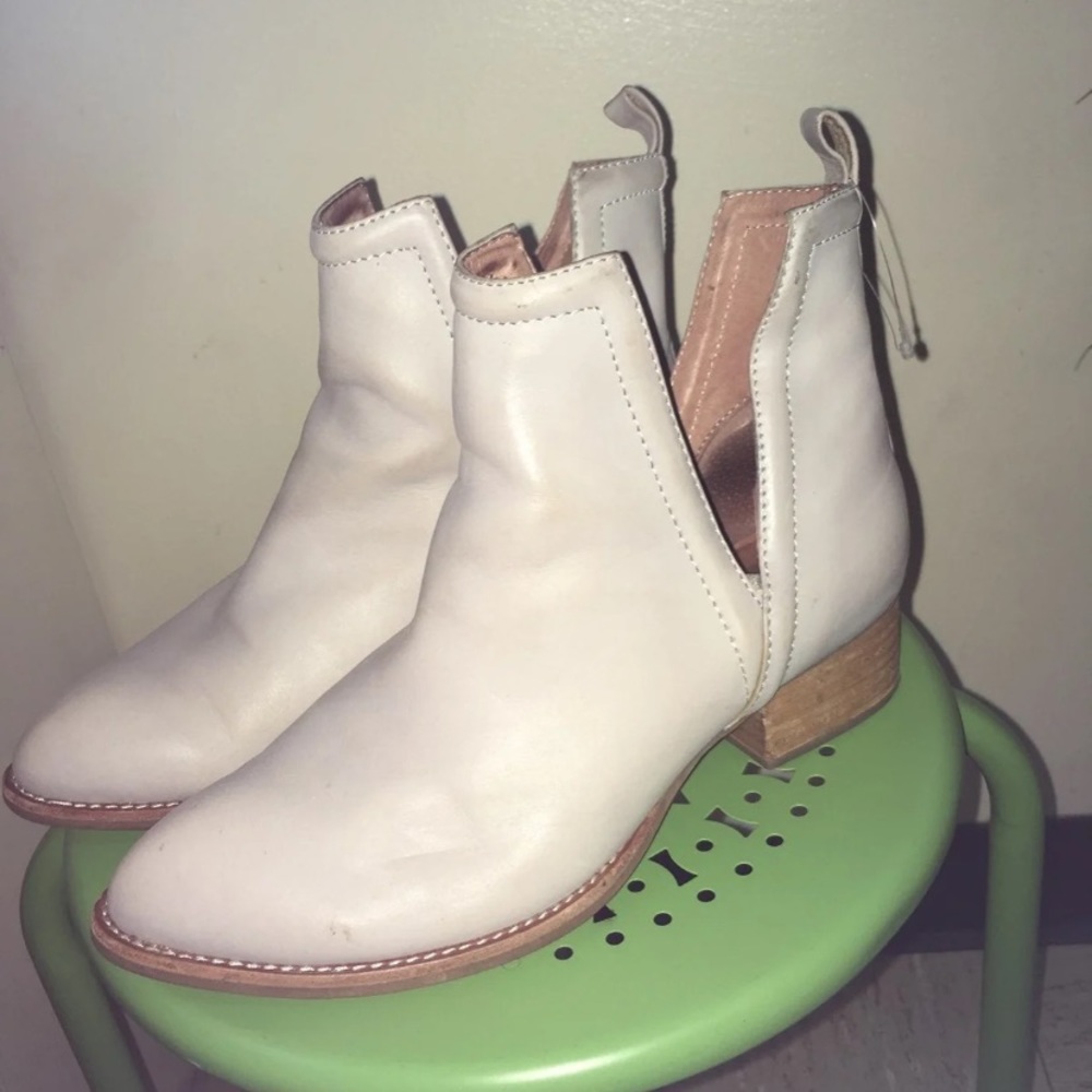 Jeffrey Campbell